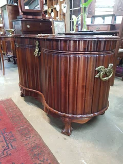 Stunning Imbuia Kist~ Circa 1950