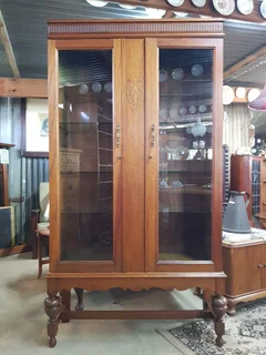 Very Attractive Oak Bookcase ~ Circa 1920.