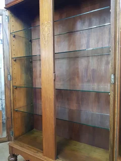 Very Attractive Oak Bookcase ~ Circa 1920.