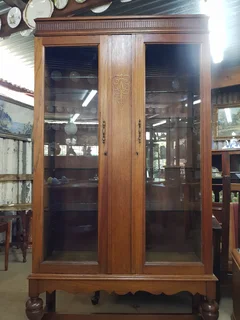 Very Attractive Oak Bookcase ~ Circa 1920.