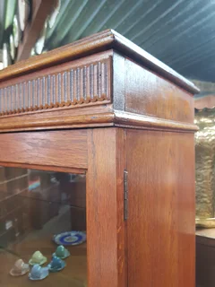 Very Attractive Oak Bookcase ~ Circa 1920.