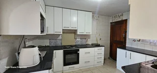 Spacious Duplex in Briardale with drive in access