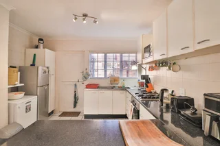 Sunny, quiet and secure 1 bedroom townhouse near Walmer Park