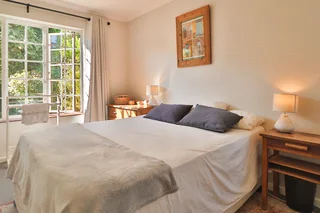 Sunny, quiet and secure 1 bedroom townhouse near Walmer Park