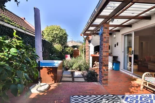 Sunny, quiet and secure 1 bedroom townhouse near Walmer Park