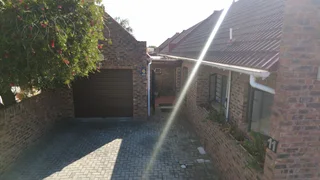 Sunny, quiet and secure 1 bedroom townhouse near Walmer Park
