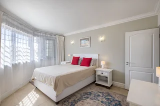 Spacious ground floor 3 bedroom apartment - Plettenberg Bay Central