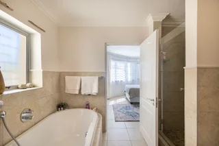 Spacious ground floor 3 bedroom apartment - Plettenberg Bay Central