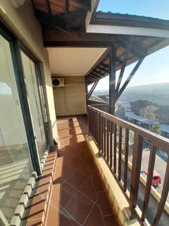 2 bedroom corner unit in the Famous Lakeridge Estate - lockup and goPrivate sale directly by owner