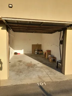 2 bedroom corner unit in the Famous Lakeridge Estate - lockup and goPrivate sale directly by owner