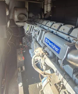 1000 kva Perkins generator, only 308 hours