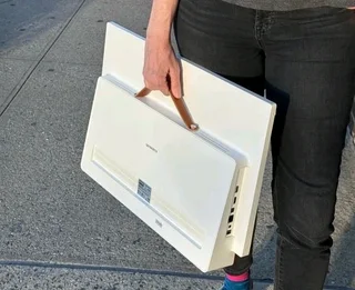 ☆☆wow!!! 100% Brandnew Portable Tv and Case in box