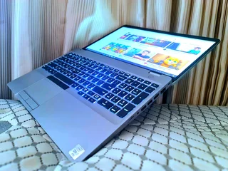 Two i7&#39;s (watsapp only) &#34;is this available&#34; gets no reply