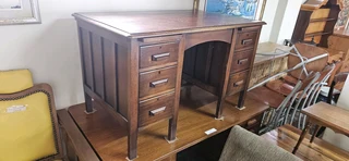 Oak 6-drawer Desk