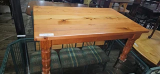 Oregon Pine Coffee Table Turned-leg