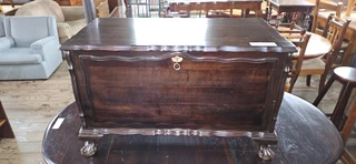 Imbuia Ball and Claw Kist