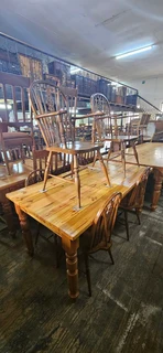 Oregon Pine 6-seater Turned-leg Table &#43; 6 x Oak Windsor Chairs