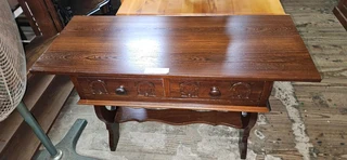 Panga-panga 2-drawer Server