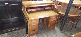 Antique Oak Roll-top Desk