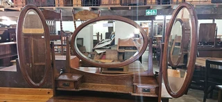 Oak 3-mirror Dressing Chest