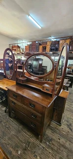 Oak 3-mirror Dressing Chest