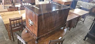 Imbuia Large Ball and Claw Kist