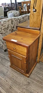 Oregon Pine Bedside Cabinet x 1