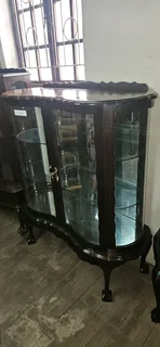 Imbuia Curved-glass Showcase