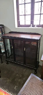 Imbuia Ball and Claw Showcase