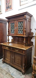 19thC Walnut and Oak Hunt Cabinet