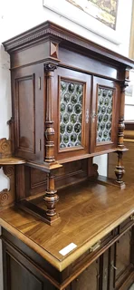 19thC Walnut and Oak Hunt Cabinet