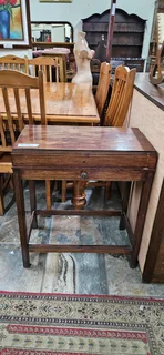 Oak Canteen Chest on Stand