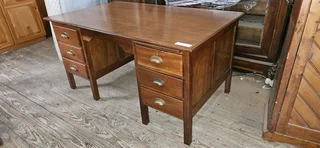Vintage Mahogany ➕️ Finish 6-drawer Desk