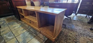Oregon Pine Plasma TV Stand Large