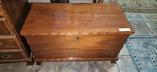 Mahogany Kist Ball and Claw