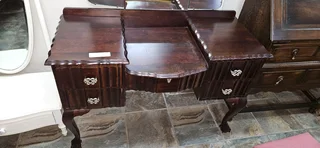 Imbuia 5-drawer Dressing Table