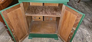 Mahogany 2-door Cabinet Green