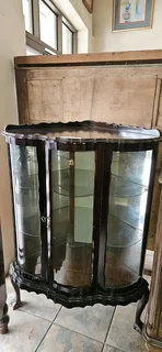 Imbuia Scalloped Corner Showcase