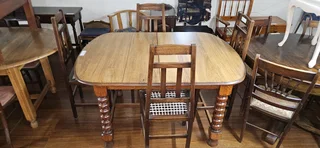 Oak Bobbin Dining Table ➕️ 4 x Stinkwood Riempie Chairs