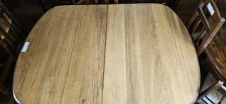 Oak Bobbin Dining Table ➕️ 4 x Stinkwood Riempie Chairs