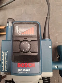 BOSCH PROFESSIONAL GOF 900 CE Router (NOT USED)