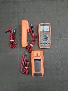 TopTronic T48 Digital multimeters