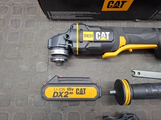 CAT DX31B Angle grinder &amp; 2.0Ah Battery *BRAND NEW* (no Charger incl)
