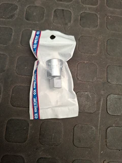 KING TONY 10.5mm Square sump plug socket