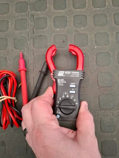 TOP TRONIC TBM031 CLAMP METER