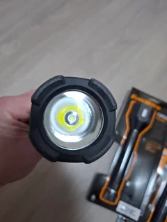 EVERBRITE CREE LED FLASHLIGHTS 550Lumens.