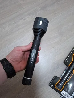 EVERBRITE CREE LED FLASHLIGHTS 550Lumens.