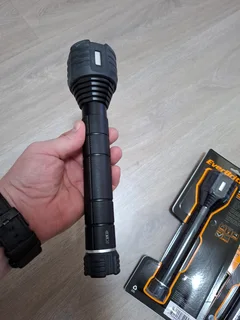 EVERBRITE CREE LED FLASHLIGHTS 550Lumens.