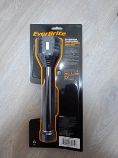 EVERBRITE CREE LED FLASHLIGHTS 550Lumens.