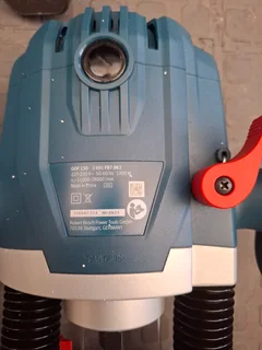 BOSCH PROFESSIONAL GPF 130 1/4&#34; PLUNGE ROUTER